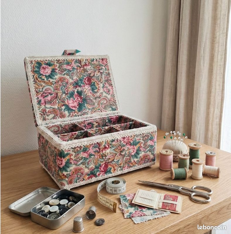 Boîte à Couture Ou à Gants Vintage En Tissu Fleuri - Début 20ème Siècle, Avec Tiroir - Occasion