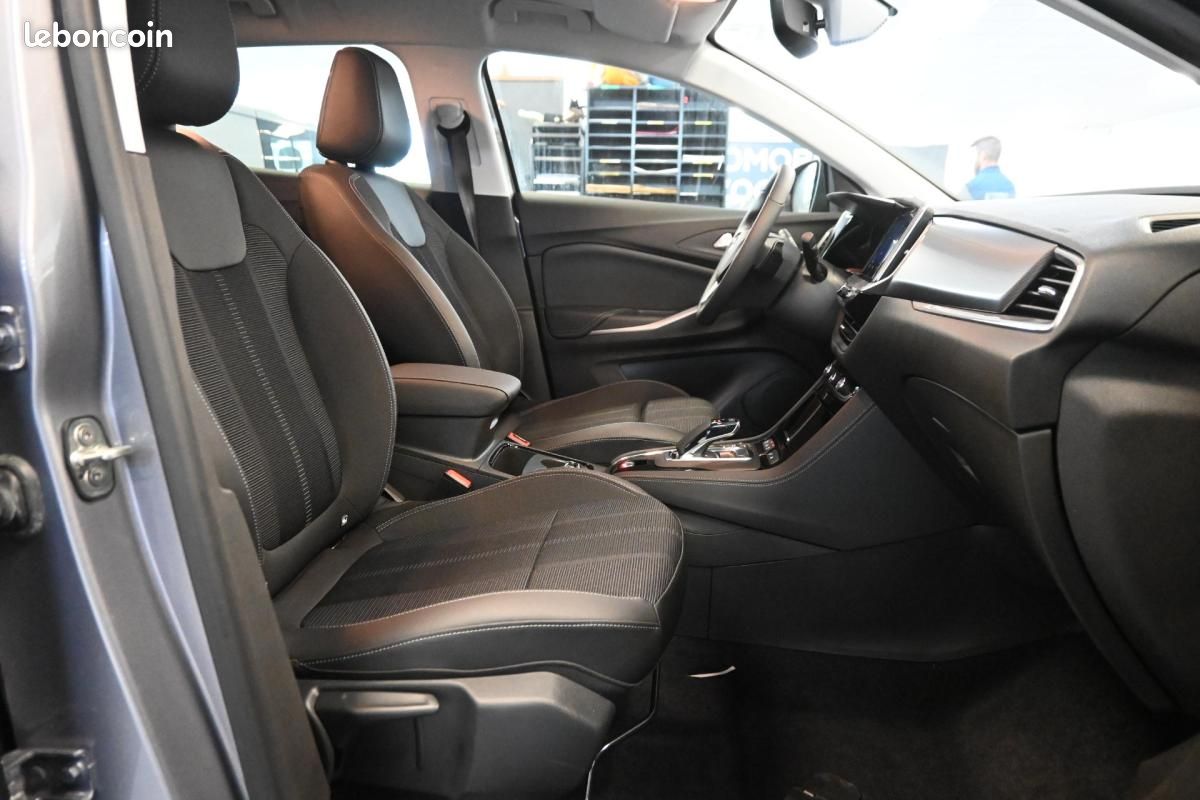 Opel grandland Hybrid 225 ch BVA8 Elegance Business (image 20)