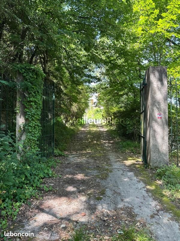 Maison 9 pièces 376 m² · à Lodève · 376 m² · 199 000 €