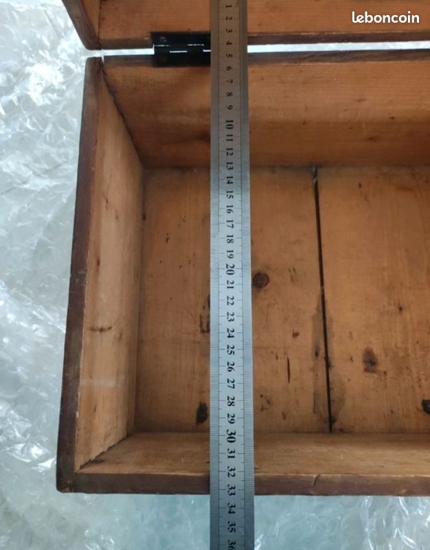 Coffre en bois ancien (image 8)