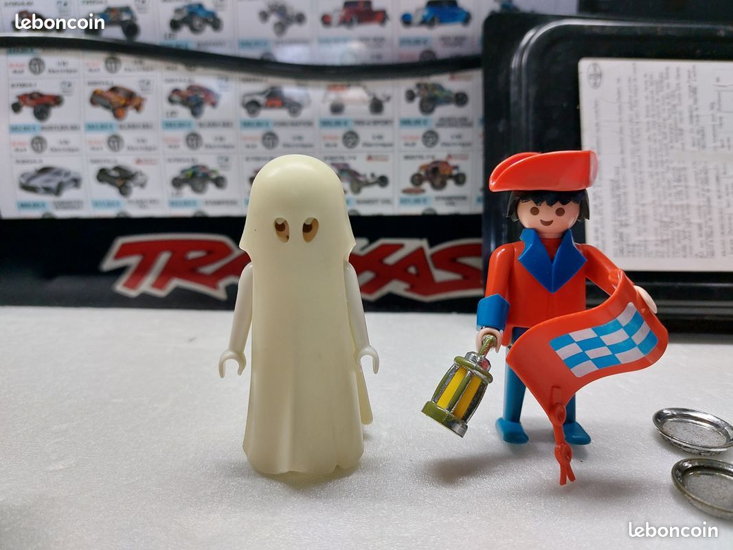 Lot De Figurines Playmobil Vintage : Fantômes, Chevaliers, Pirates Et Plus !