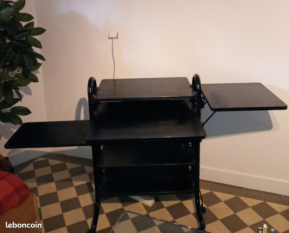 Vends table ordinateur extensible (image 2)
