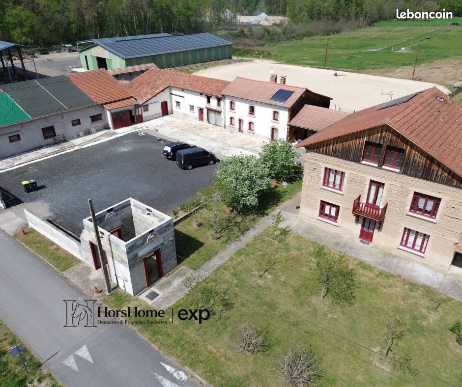 Maison 12 pièces 419 m² · à Peschadoires · 419 m² · 930 000 €