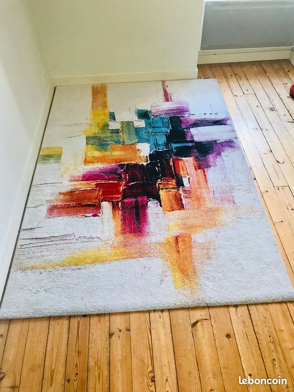 Tapis contemporain (image 1)