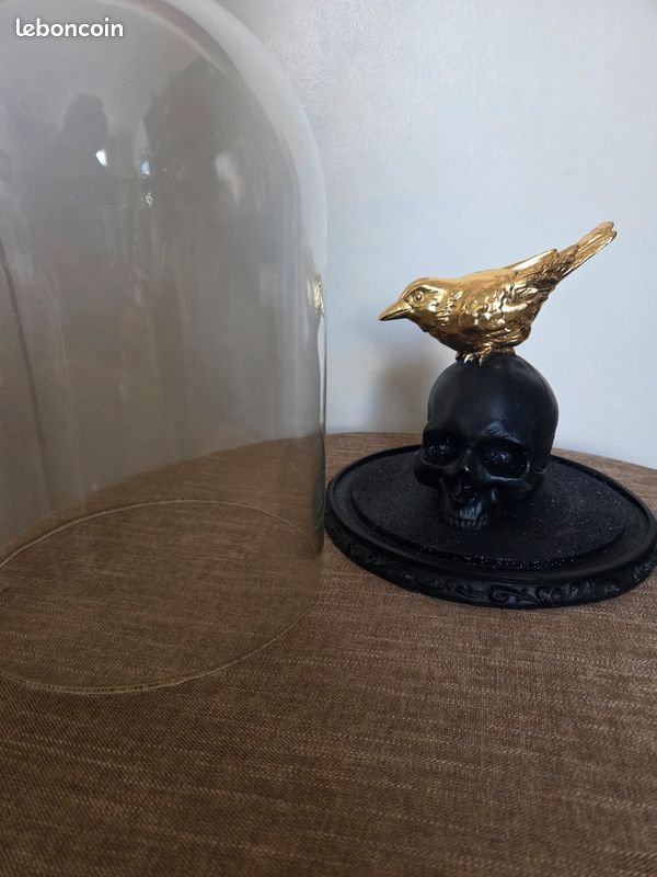 Objet décoratif gothique crâne (image 3)