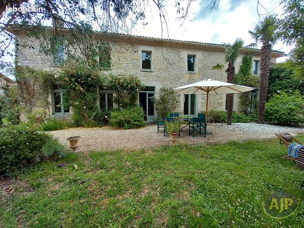 Maison 9 pièces 407 m²