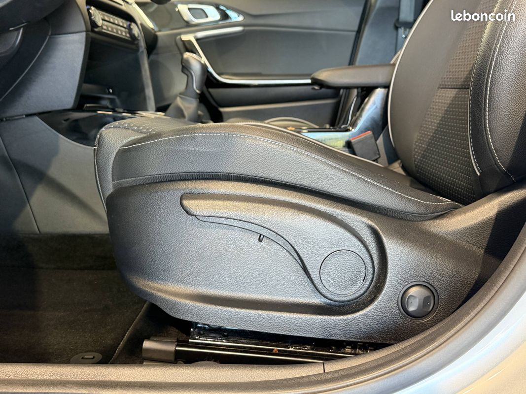 KIA XCeed 1.6 CRDi 136 ch MHEV iBVM6 Design (image 33)
