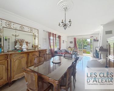 Maison 670 000 € - 229 m²
