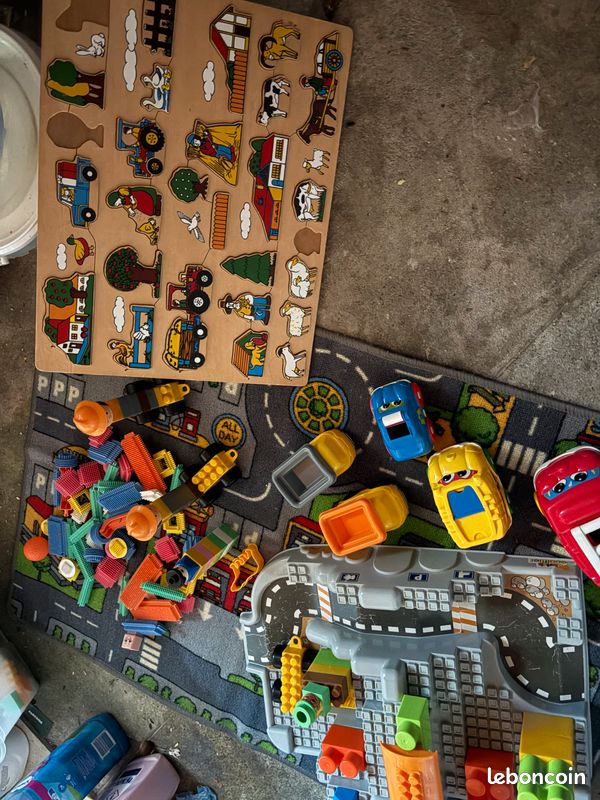 Jeux d’assemblages et puzzle ferme incomplets (image 1)