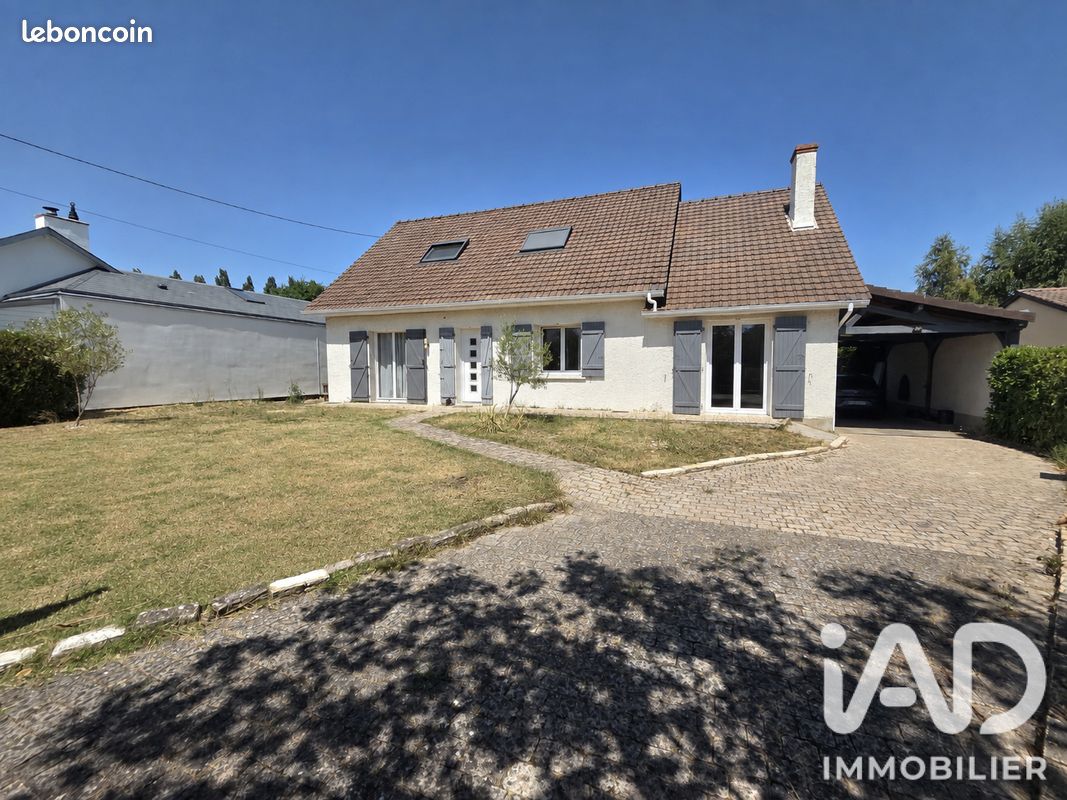 Maison 6 pièces 160 m² · à Saint-Denis-en-Val · 160 m² · 3 250 €