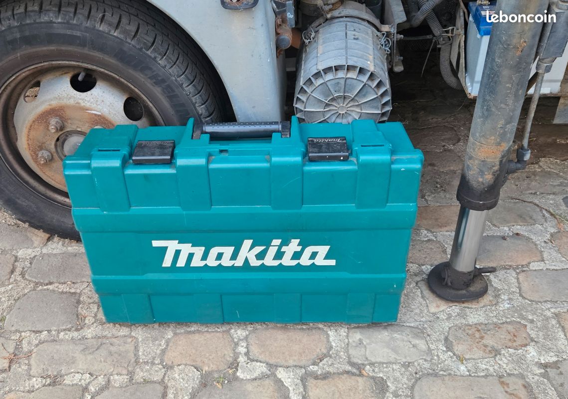 Marteau piqueur Burineur MAKITA HM1203C 1510W SDS Max 19.1 joules (image 2)