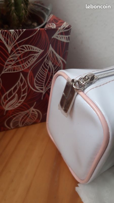 Trousse "Clinique" (image 2)