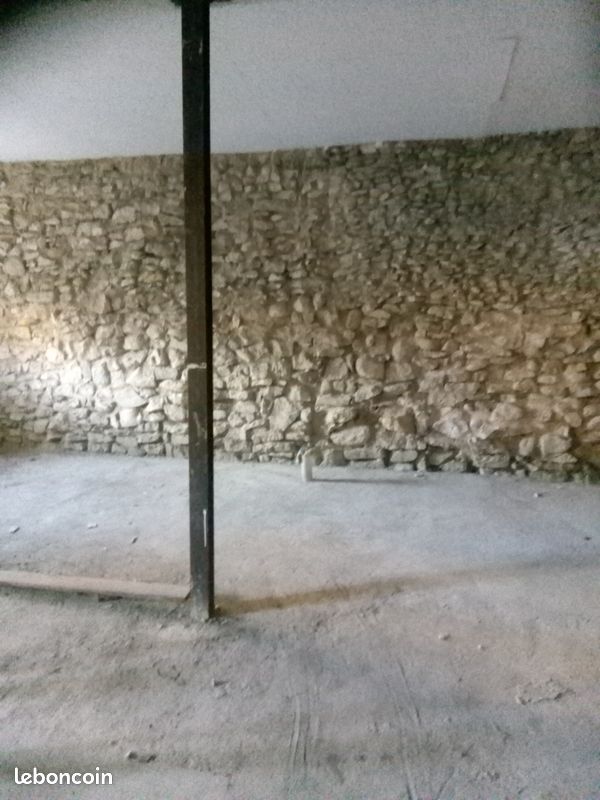 Maison 8 pièces 250 m² · à Gan · 250 m² · 200 000 €