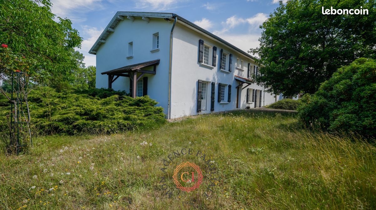Maison 7 pièces 173 m² · à Thiers · 173 m² · 252 000 €