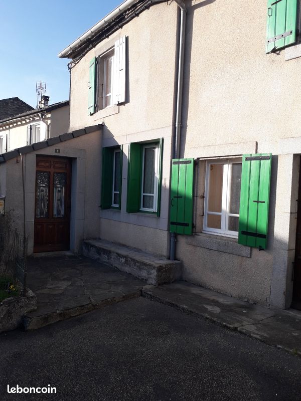 Maison 6 pièces 112 m² · à Laprade · 112 m² · 65 000 €