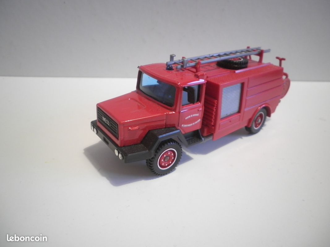 RARE Solido Démontable – Camion De Pompier – Moteur Fonctionnel – À Compléter