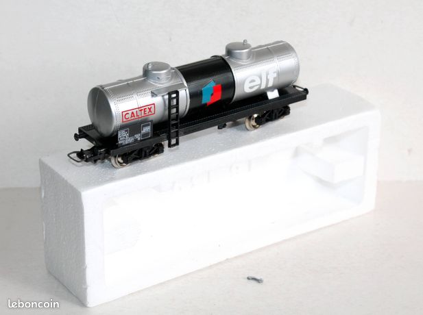 JOUEF Réf 6304 - HO 1/87 - Wagon marchandise citerne ESSO de la SNCF 2 essieux