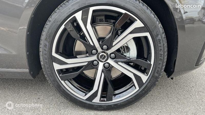 Volvo V60 B4 197ch Ultra Style Dark DCT 7 (image 12)