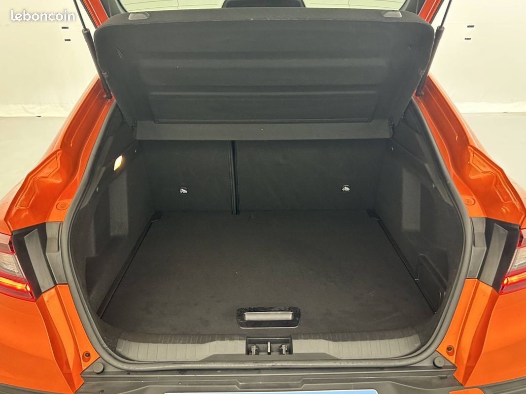 RENAULT Arkana E-Tech hybride 145 - 22 Engineered (image 18)