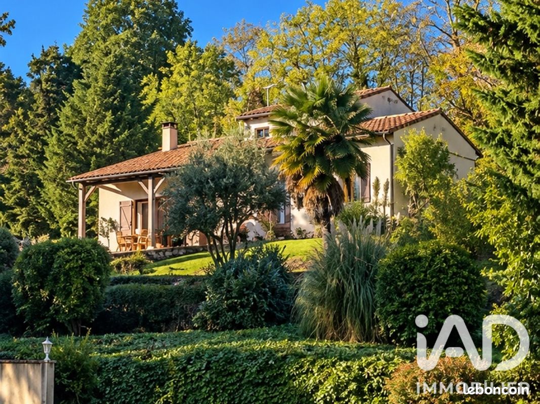 Maison 6 pièces 142 m² · à Saint-Genis-d'Hiersac · 142 m² · 295 000 €