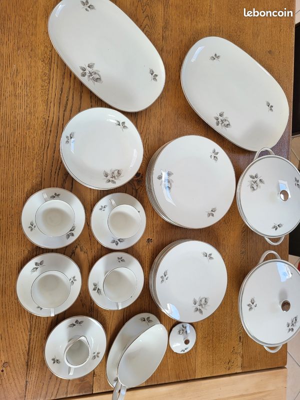 Service De Table Porcelaine Hutschenreuther – Modèle Tavola Par Léonard (Kyoto) – 12 Pers.