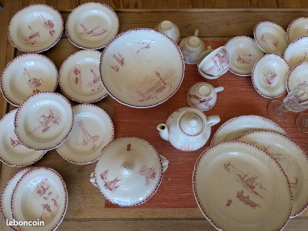 Éléments De Service à Thé En Faïence Fine – XIXe – Assiettes, Pot à Lait, Sucrier