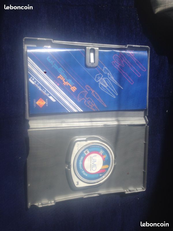 Jeu PSP WipEout Pure ( boitier fissuré ) (image 2)