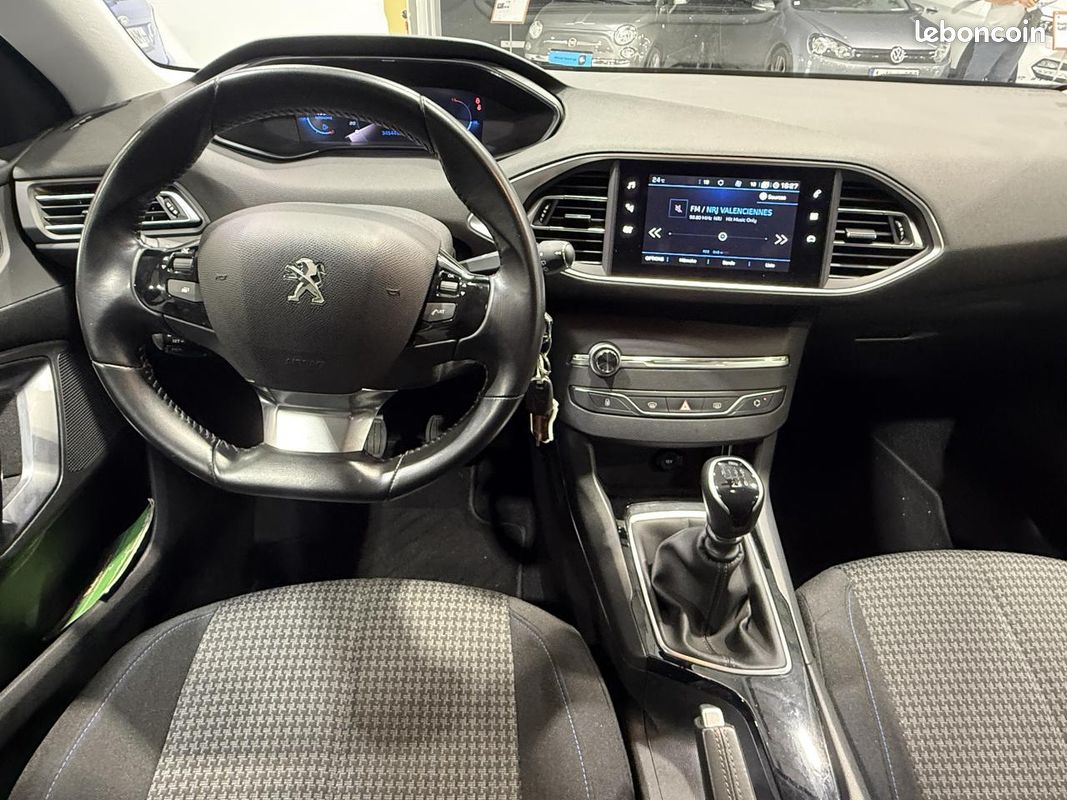 Peugeot 308 1.2 puretech 110 style start-stop (image 42)