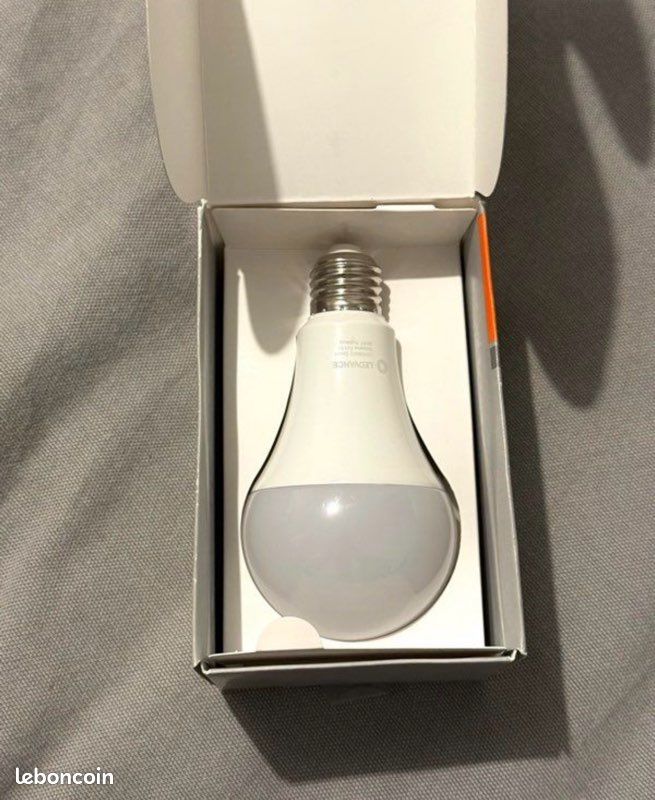 Ampoule LED multi couleure (image 3)