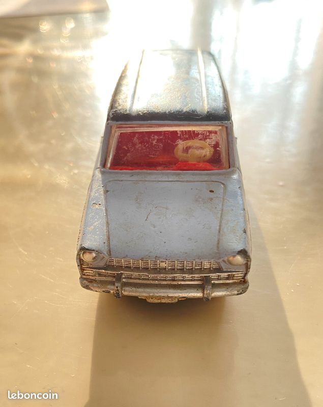 DINKY TOYS MADE IN FRANCE REF 548 FIAT 1800 BREAK JAUNE BON ETAT D ORIGINE