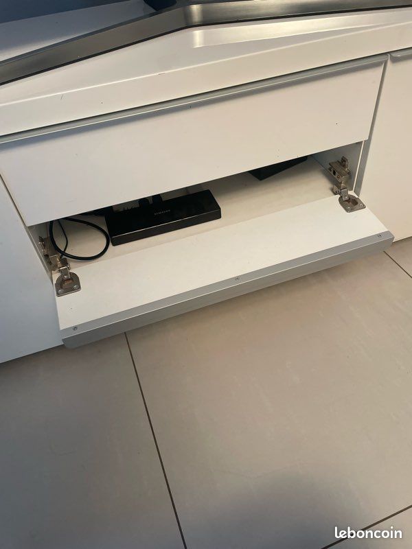 Meuble TV Besta IKEA blanc brillant (image 3)