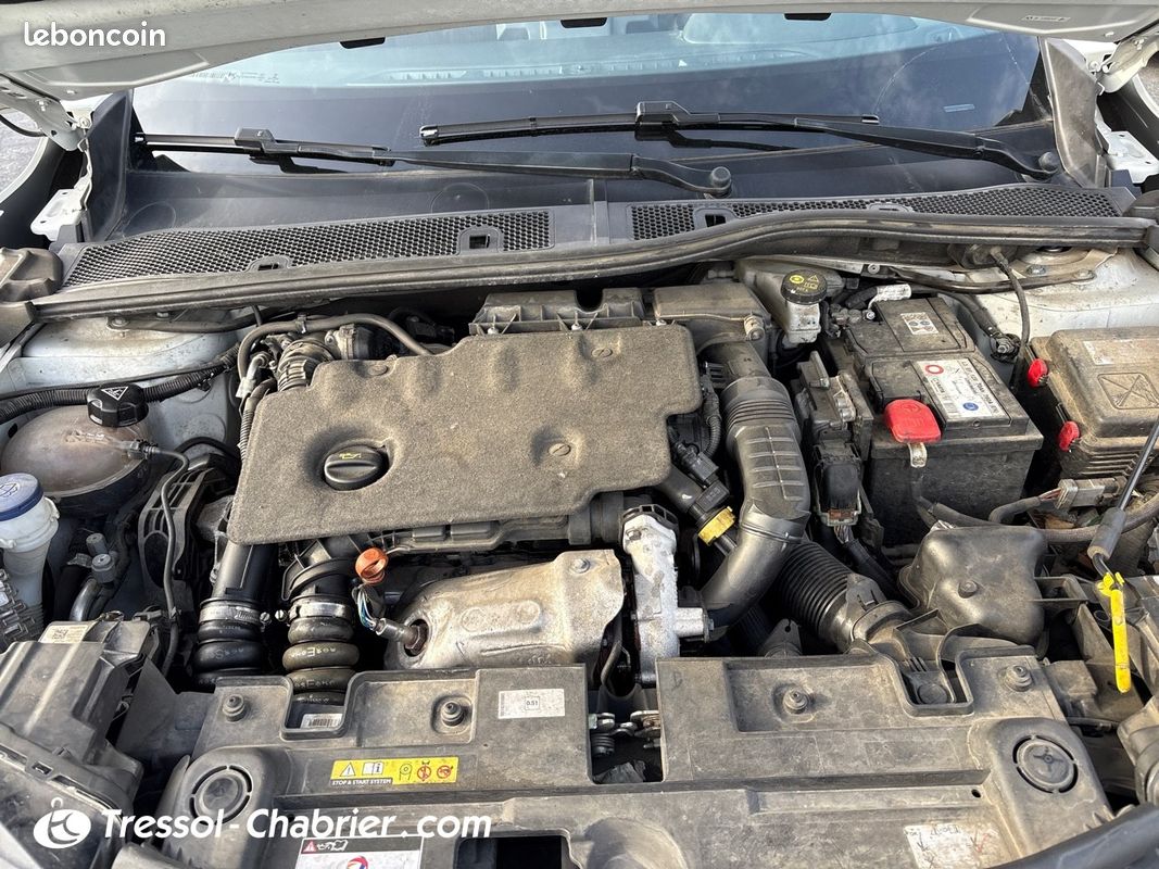 DS DS3 Crossback BlueHDi 130 EAT8 Performance Line+ (image 26)