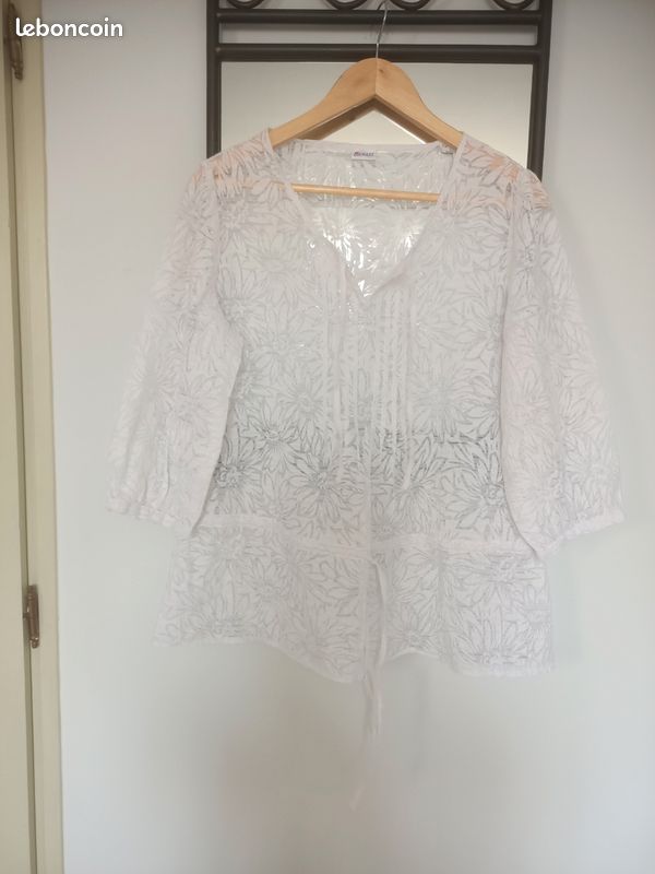 Blouse blanche de chez Damart taille U (image 1)