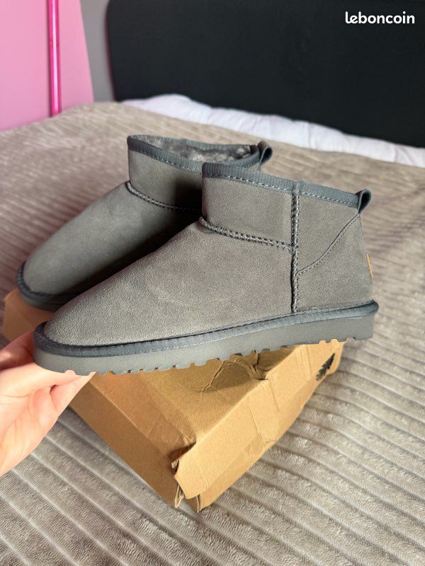 Ugg Mini Grises (image 1)