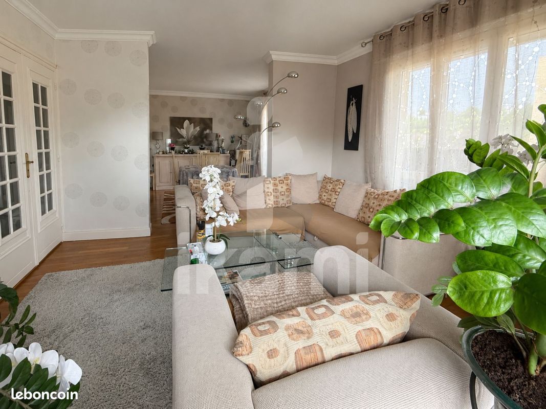 Appartement 3 pièces 107 m² · à Feyzin · 107 m² · 190 000 €