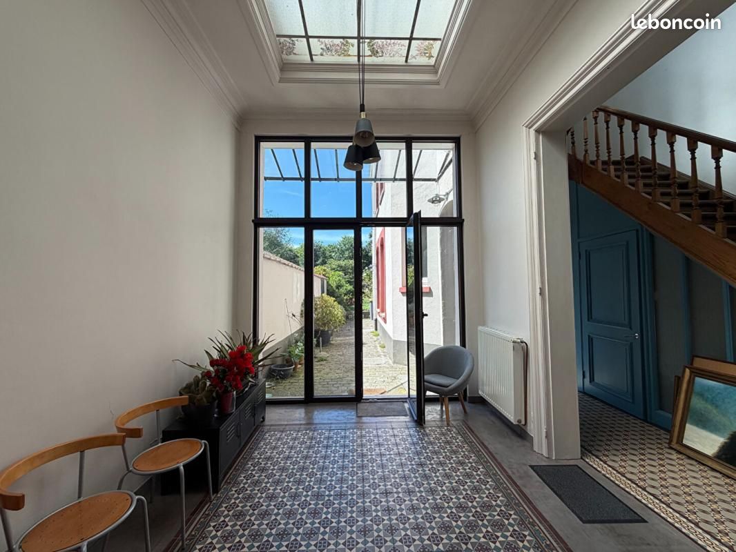 Maison 7 pièces 210 m² · à Croix · 210 m² · 550 000 €