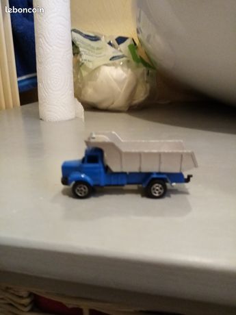 Camion Berliet GLR Cimentier LOMI – Jouet Plastique Vintage, Blister Non Ouvert