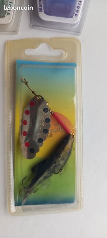 Lot De 10 Cuillères De Pêche Neuves - Tailles Et Couleurs Variées