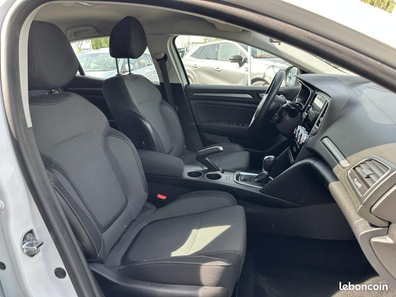 Renault Megane 1.5 Blue dCi 115ch Evolution EDC (image 11)