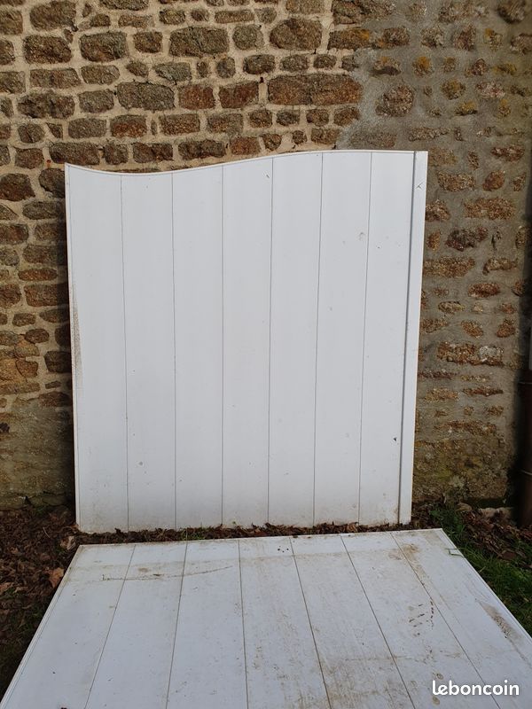 Portail blanc 2 vantaux en PVC (image 1)