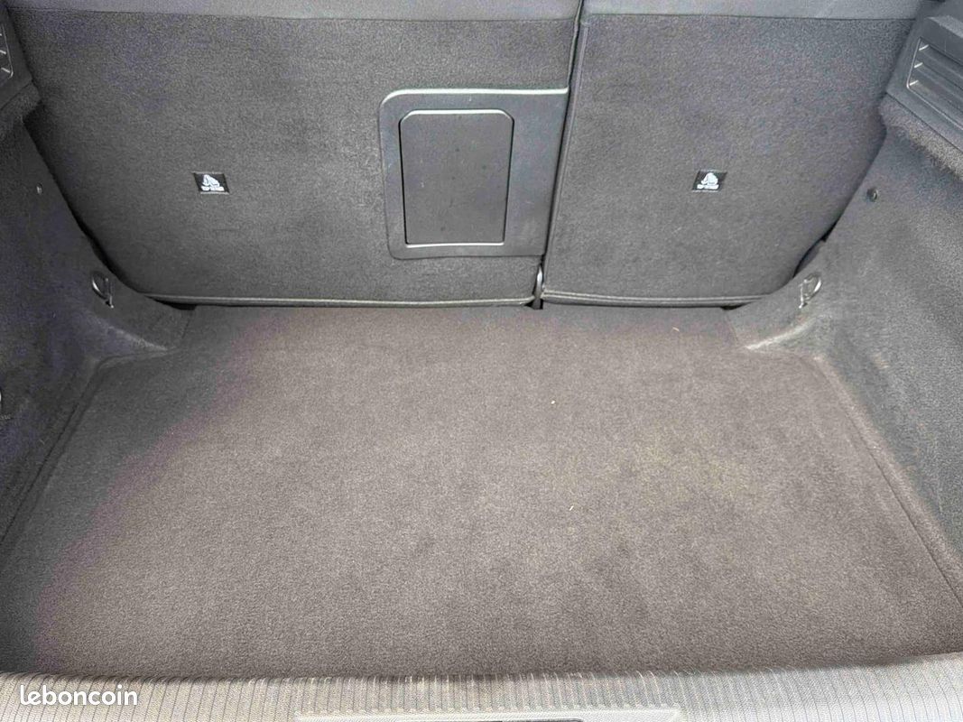 Peugeot 308 1.2 PureTech 130 Allure Pack EAT8 / NAVIGATION + CAMERA (image 5)