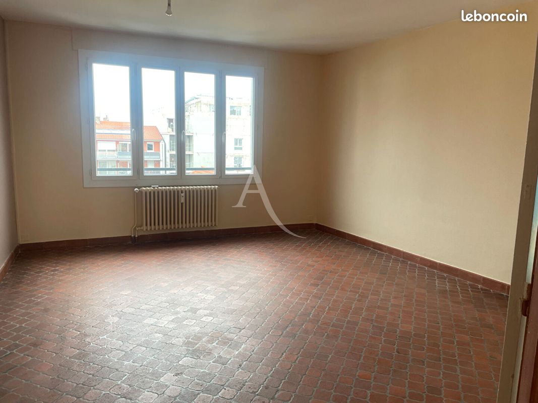 Appartement 3 pièces 79 m² · à Clermont-Ferrand · 79 m² · 690 €