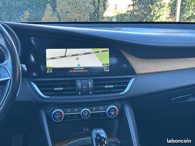 Alfa Romeo Giulia 2.2 JTD 16V 180 cv AT8 LUSSO BOÎTE AUTOMATIQUE LED 2018 (image 13)
