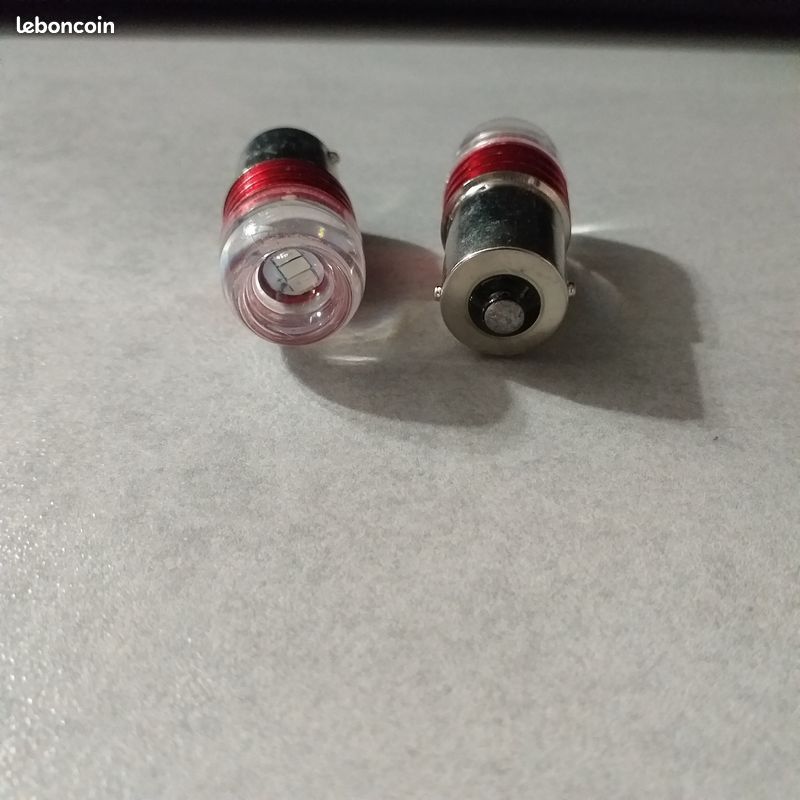 FEU DE POSITION ARRIÈRE AMPOULES 12/24V ROUGE VIGNAL 187130