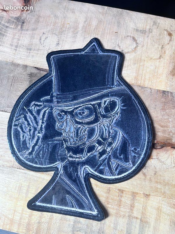Grand écusson Squelette / Crâne Brodé - 13,7 X 18,1 Cm - Neuf - Thème Halloween / Motard