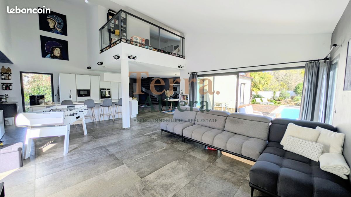 Maison 7 pièces 209 m² · à Saint-Génis-des-Fontaines · 209 m² · 695 000 €