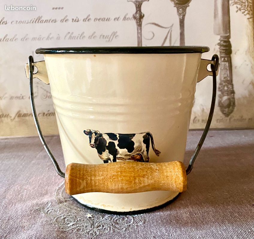 Joli seau avec vache (image 1)