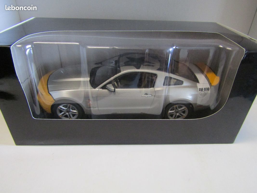 Ford Mustang AV-X10 Dearborn Doll: un juguete