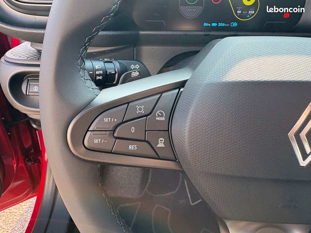 RENAULT Twingo E-Tech Electrique 80 ch (image 7)