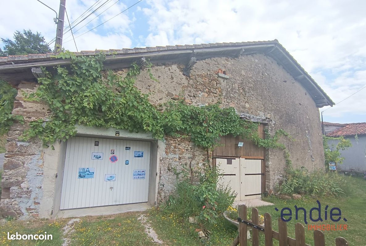 Maison 5 pièces 60 m² - Terres-de-Haute-Charente 16270 Roumazières-Loubert (image principale 6)